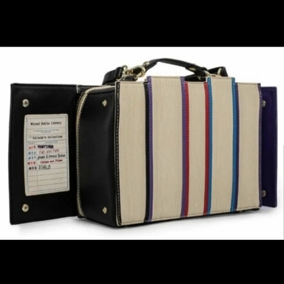 Loungefly Exclusive Stitch Shoppe Disney Villains Books Crossbody Bag Purse NWT - Picture 5 of 6